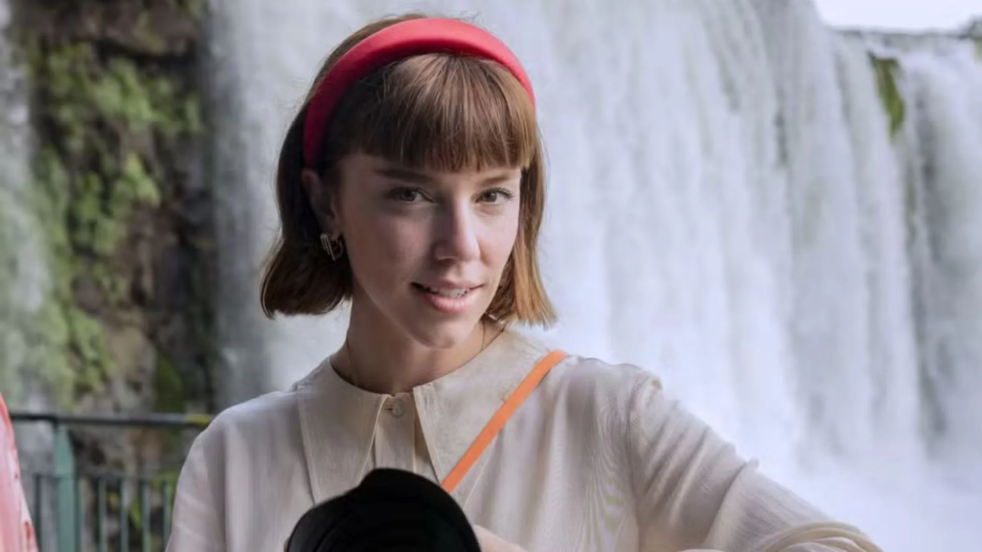 ‘Vale Tudo’: Alice Wegmann se emociona ao se despedir do set da Tomorrow