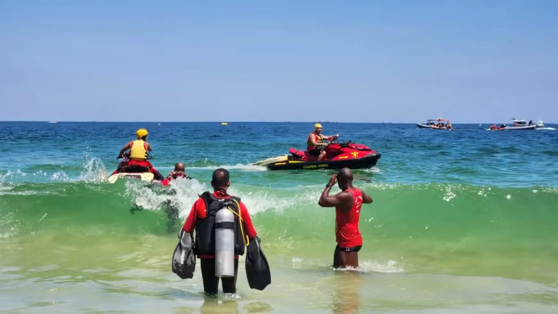 Piloto morre após queda de avião em Copacabana