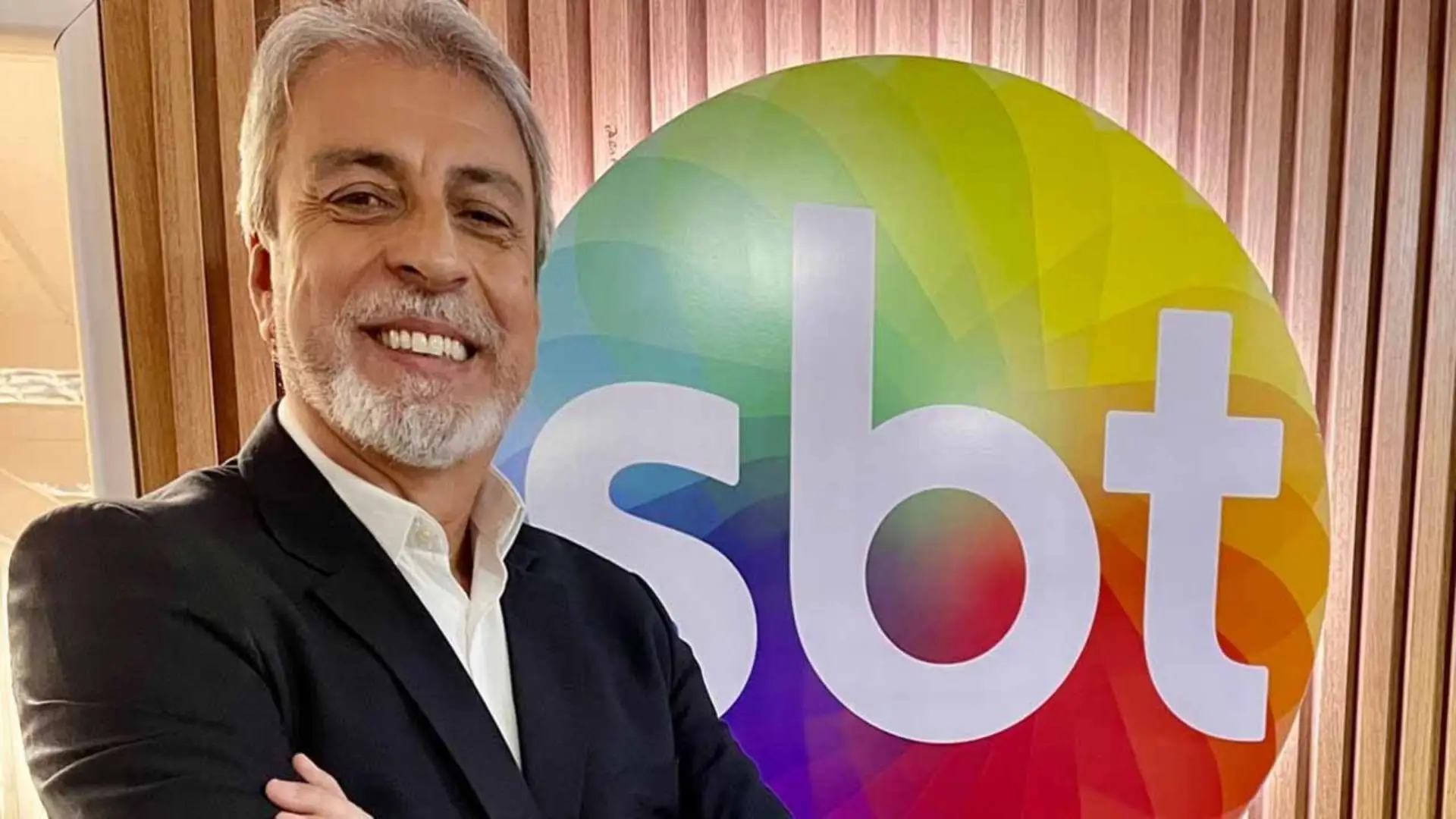 Apresentador é demitido do SBT e detona a emissora
