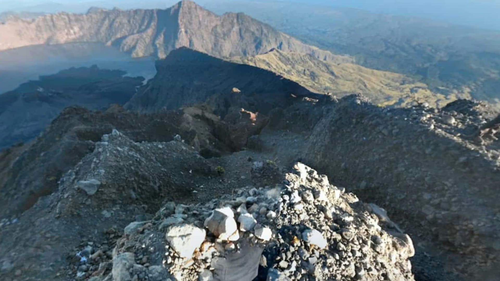 Escritora choca ao relatar experiência em trilha onde brasileira morreu