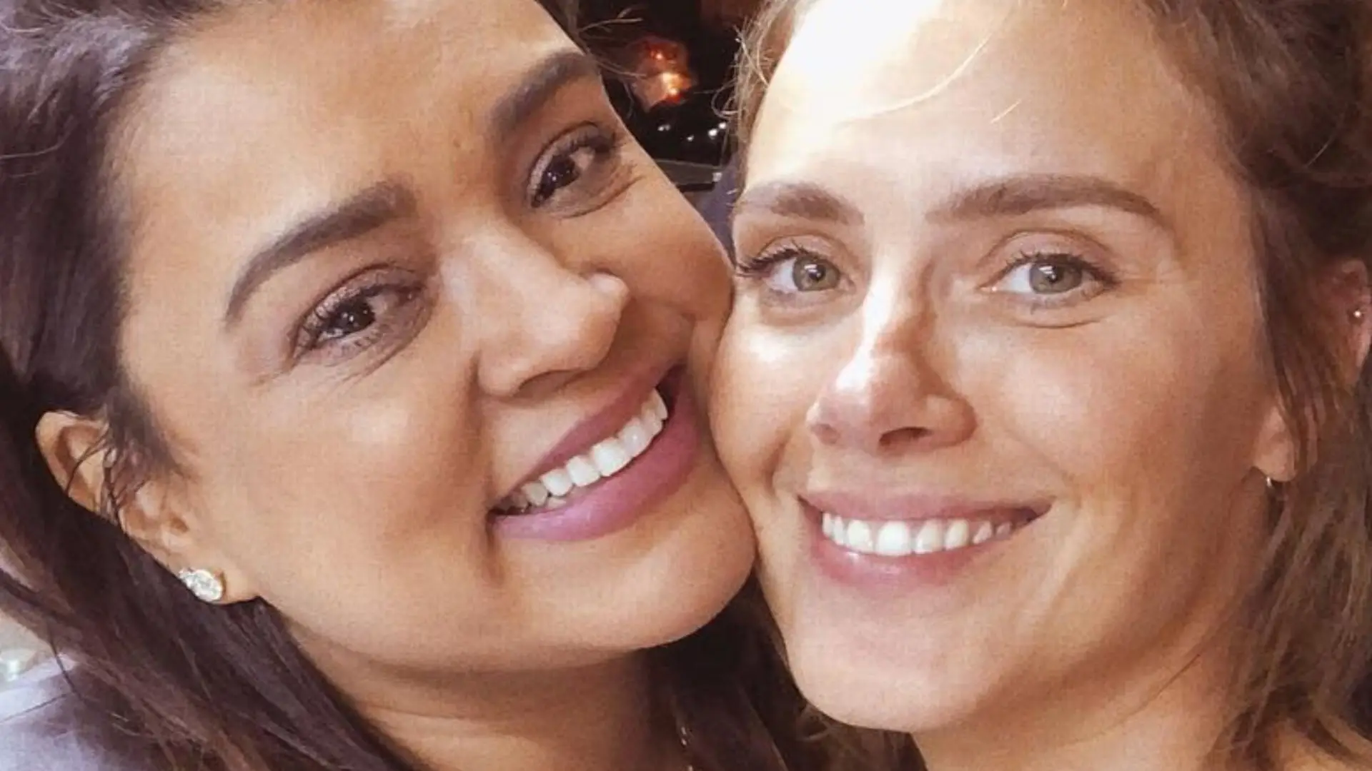 Ao vivo, Carolina Dieckmann desaba em lágrimas ao comentar sobre Preta Gil