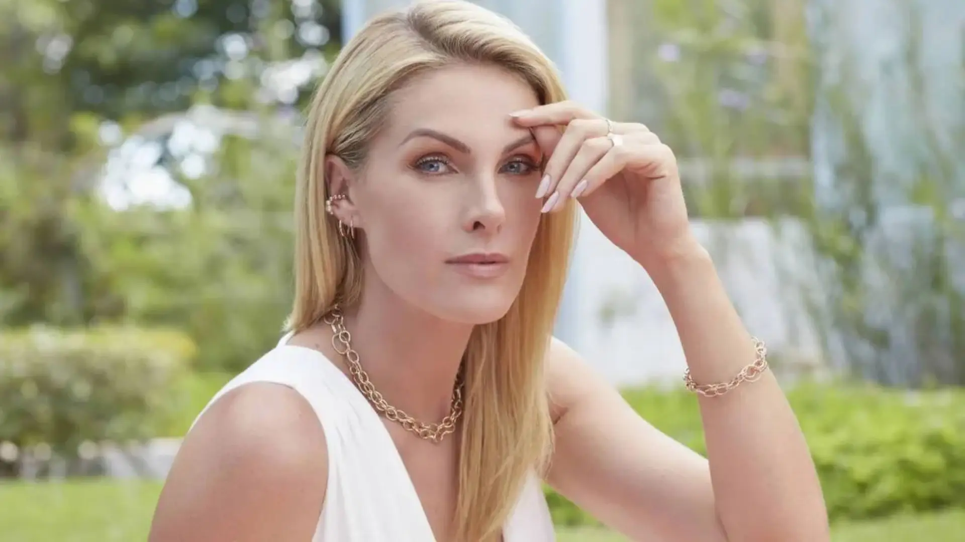 Revoltada, Ana Hickmann desmente ex-funcionária após novas acusações