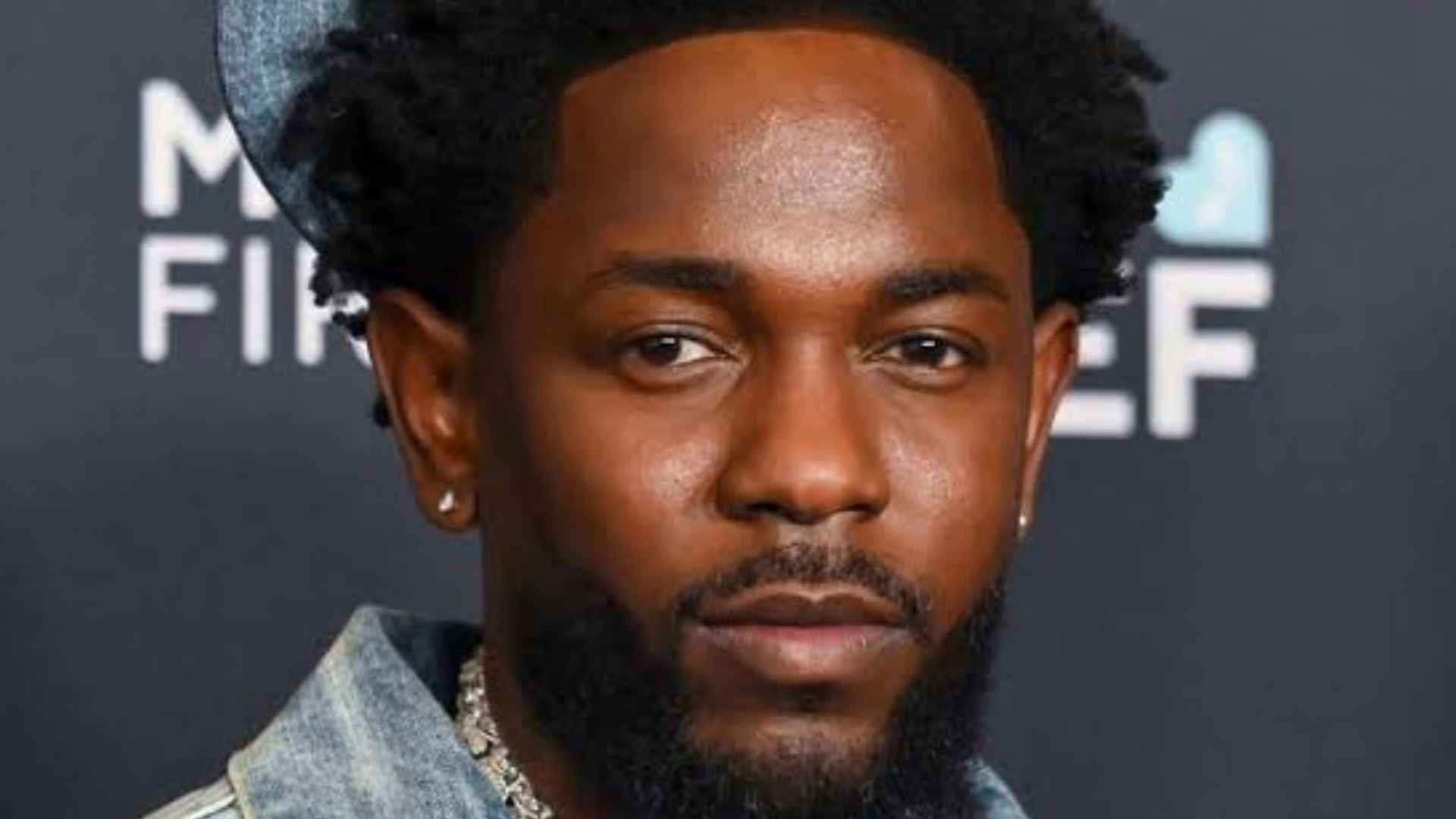 Kendrick Lamar confirma apresentação única no Brasil com turnê internacional