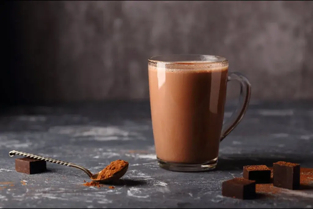 5 receitas de chocolate quente vegano para os dias frios