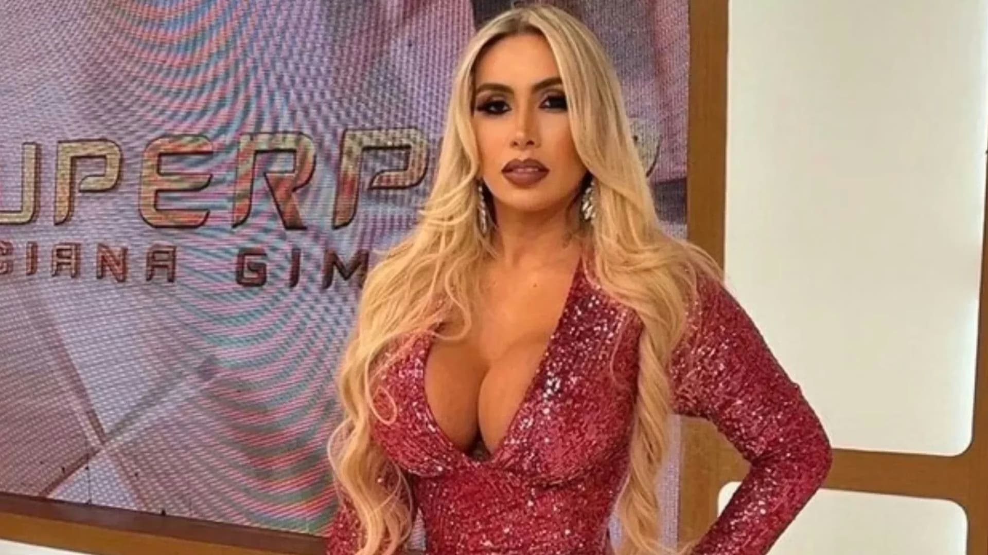 Influenciadora é barrada em hotel por causa de roupa e se revolta