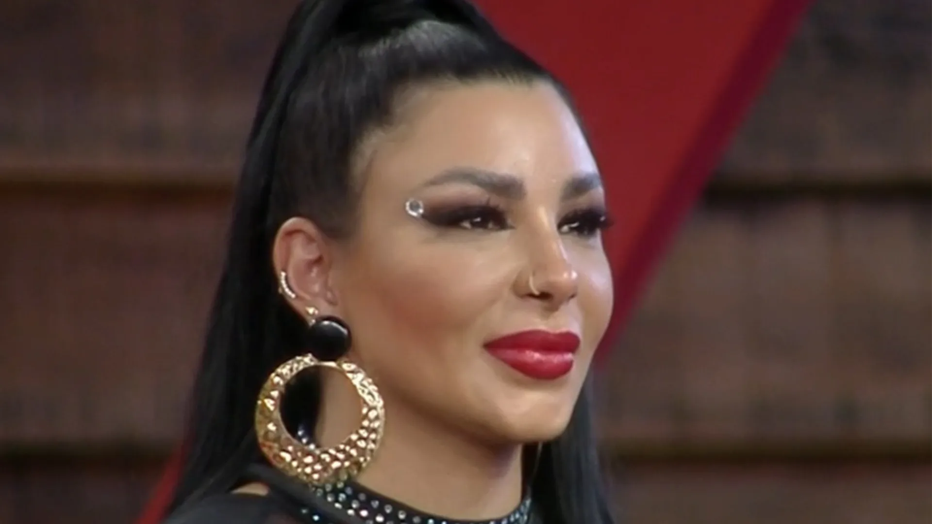 Jenny Miranda se pronuncia após flagra com Cezar Black: “Sou solteira e faço da minha vida o que eu quiser”