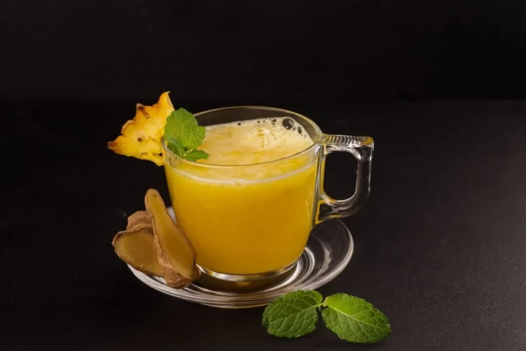 5 chás com casca de abacaxi para ajudar a emagrecer