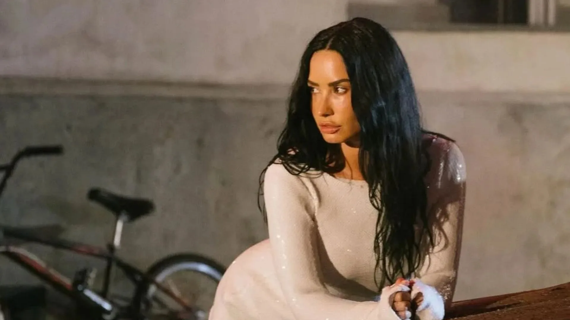 Demi Lovato divulga prévia do clipe de ‘Fast’ e agita fãs nas redes