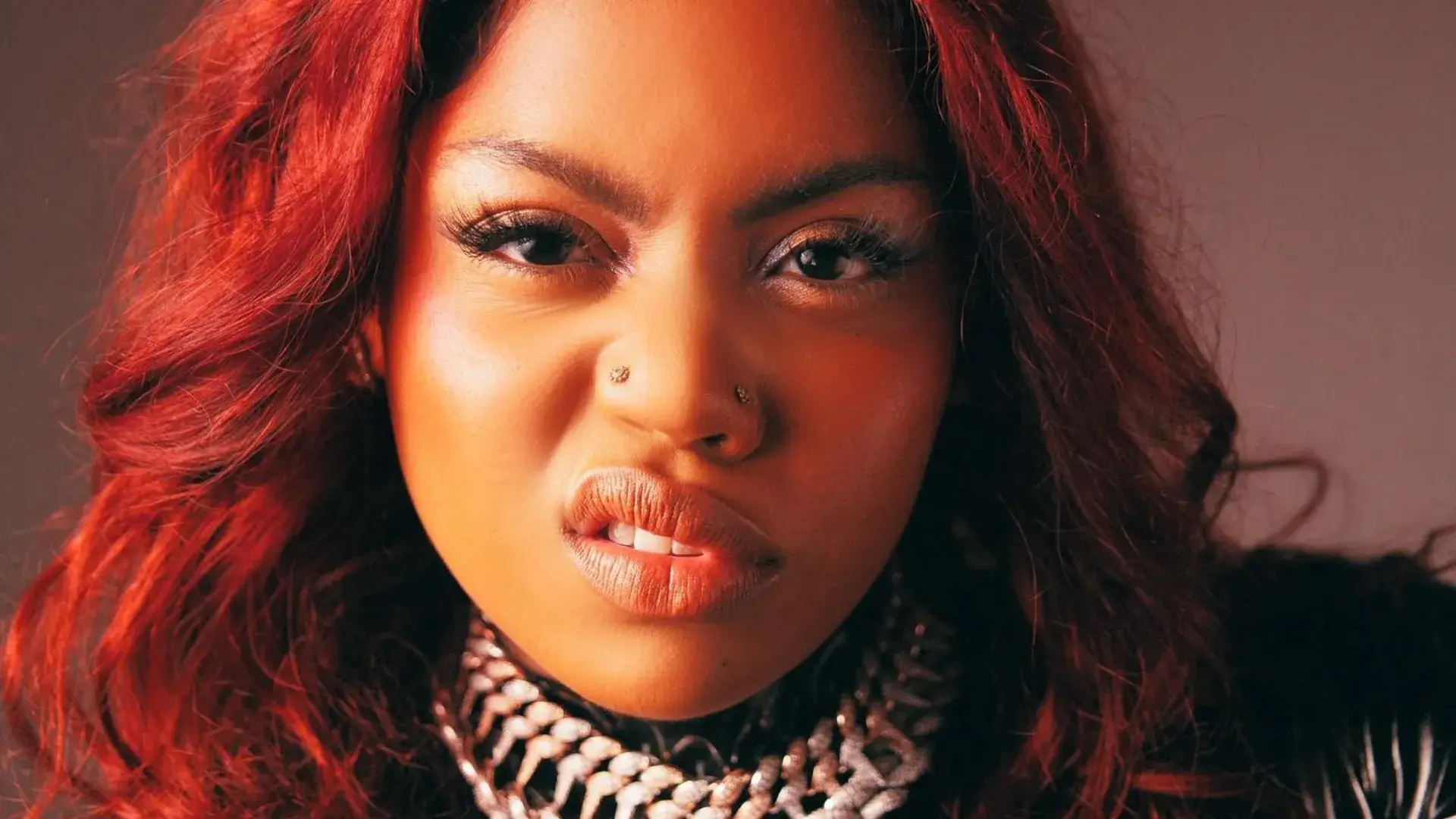 Duquesa responde fãs após vaia à Taylor em show