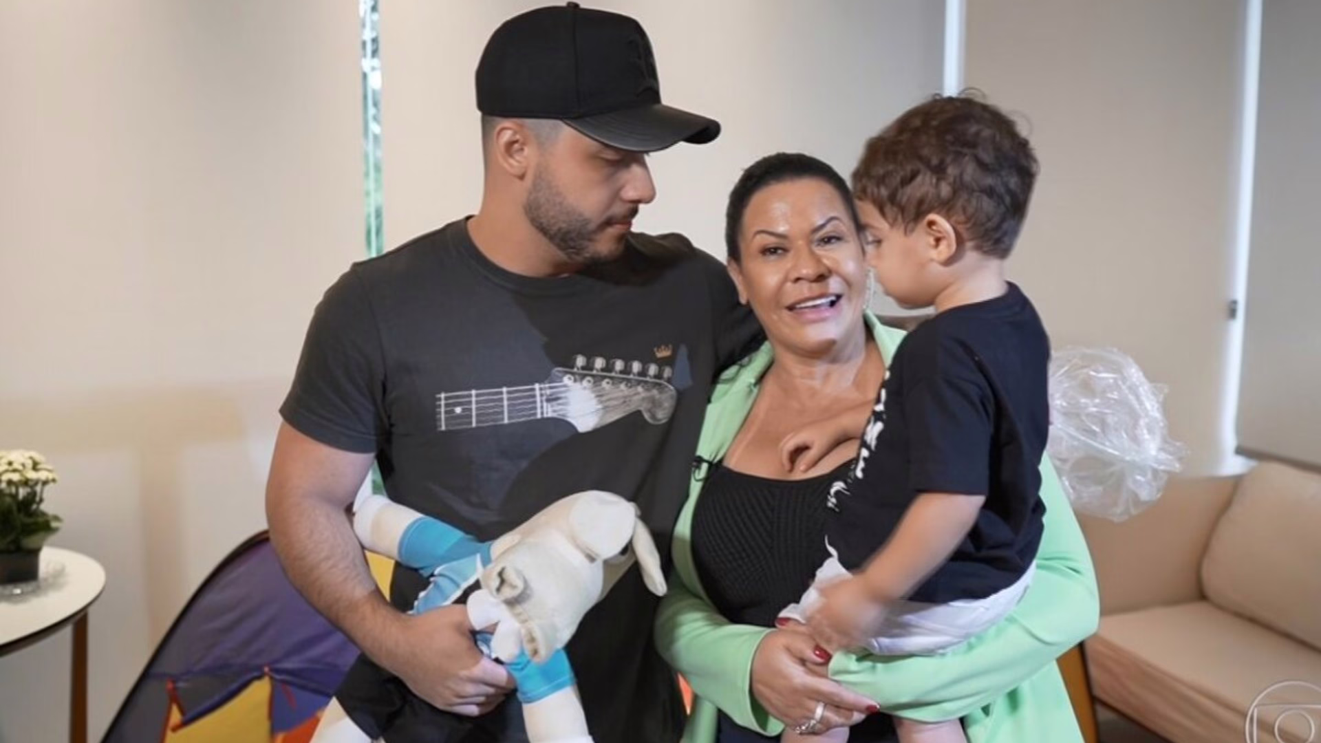 Ruth Moreira relembra momentos com o neto após 1ª audiência de guarda