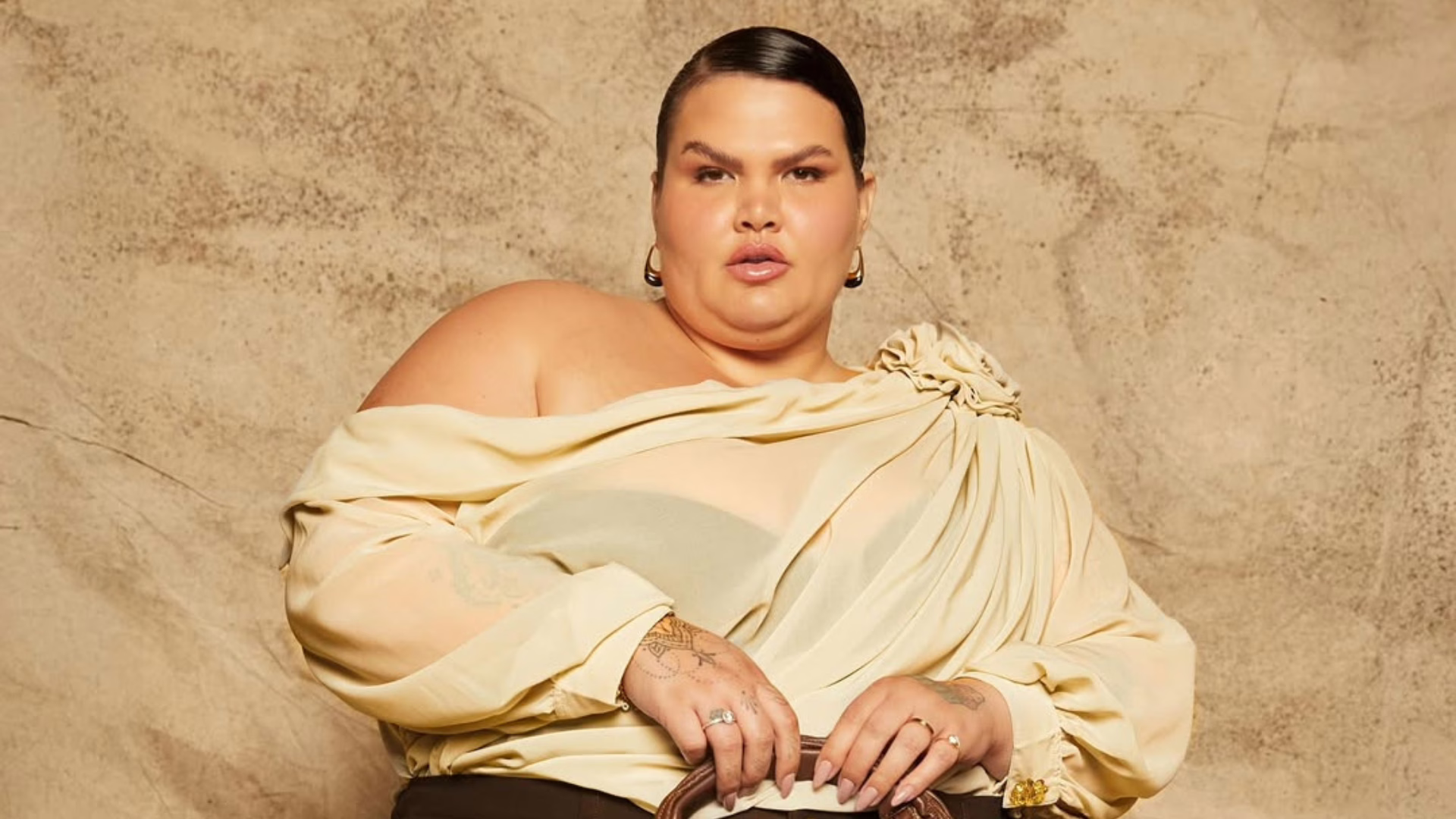 Thais Carla comemora o 1º passeio a cavalo após perder 50 kg