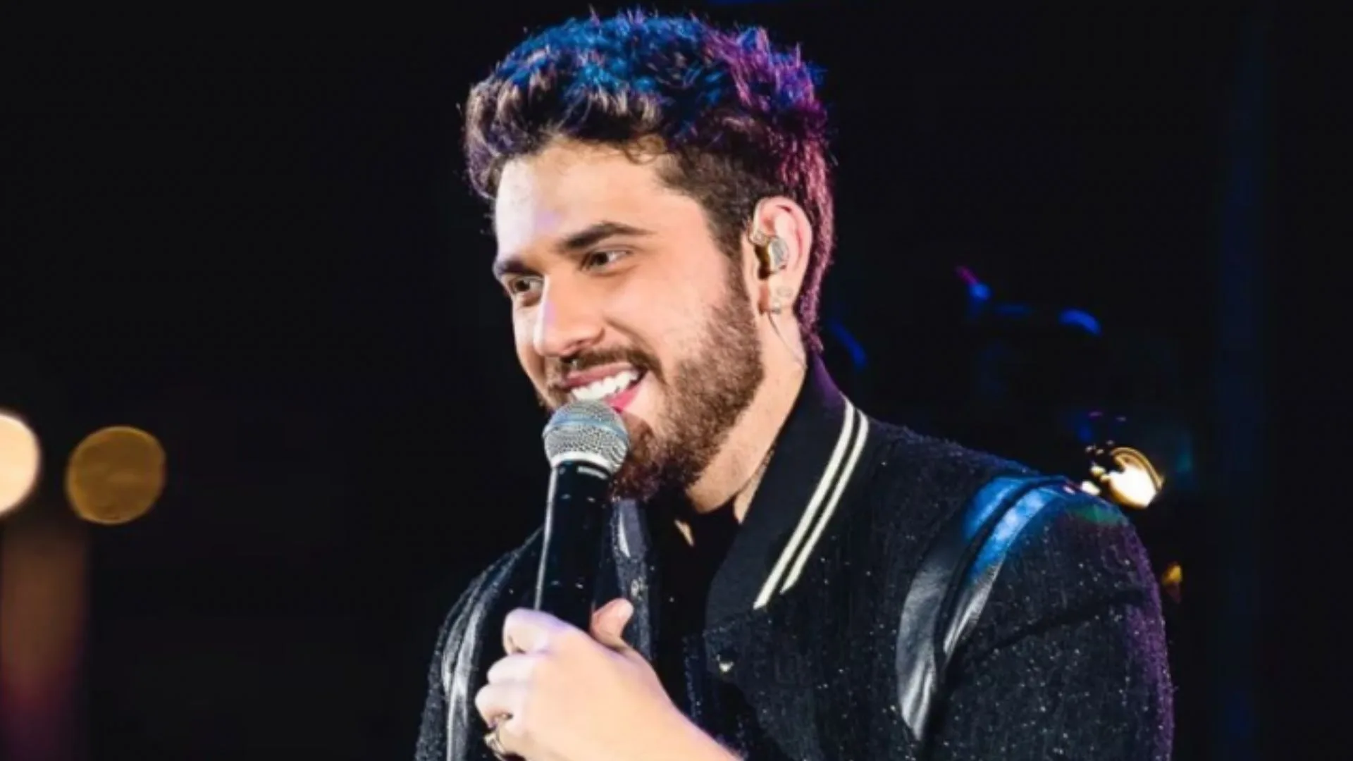 Gustavo Mioto faz desabafo durante show: “Alguém já foi o chato?”