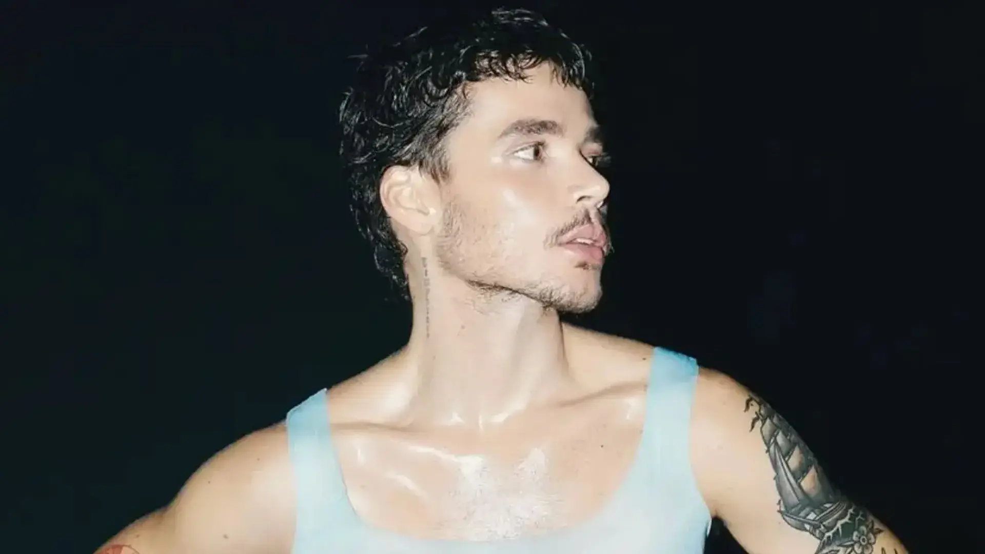 João Lucas faz novo ensaio e responde rumores de baixa venda de ingressos