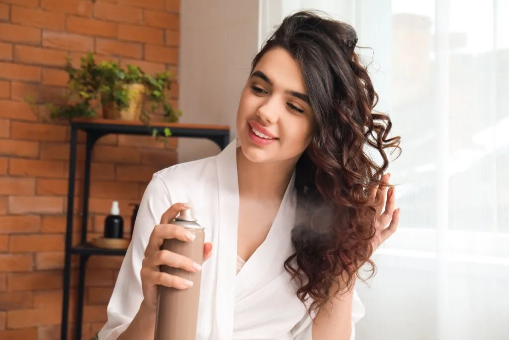 4 dicas para controlar o frizz do cabelo no inverno