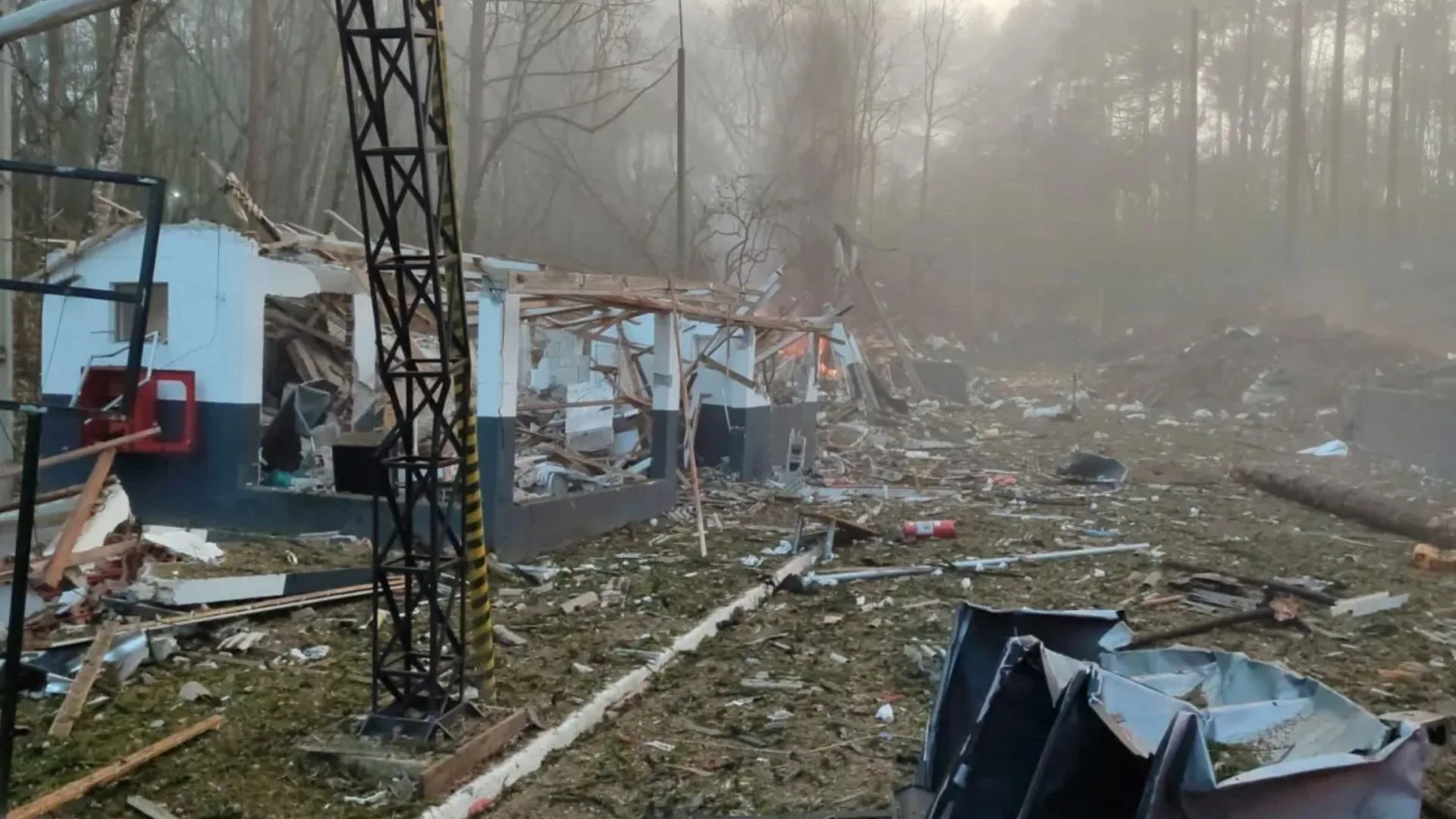 Explosão em fábrica de dinamite deixa mortos e desaparecidos