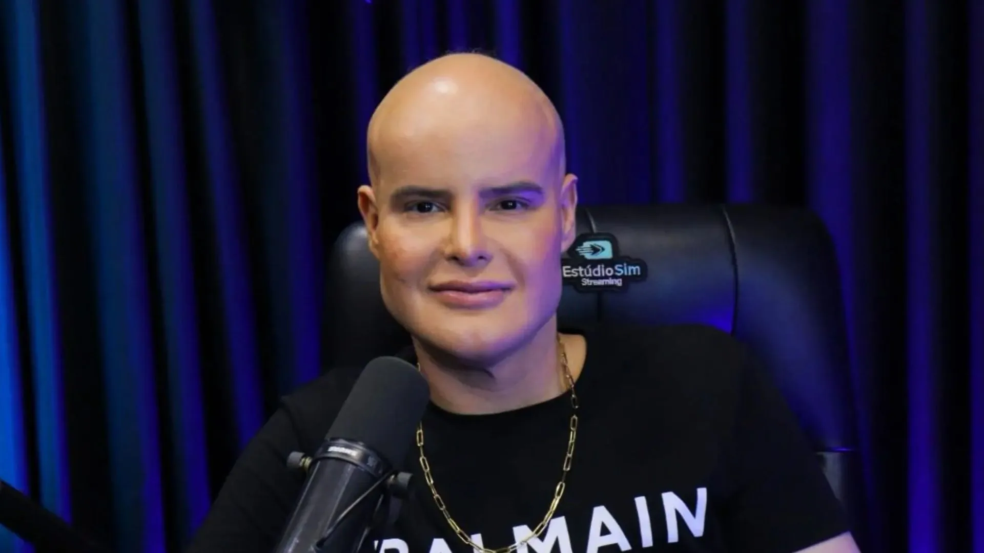 Sensitivo detona pastor flagrado de calcinha e peruca