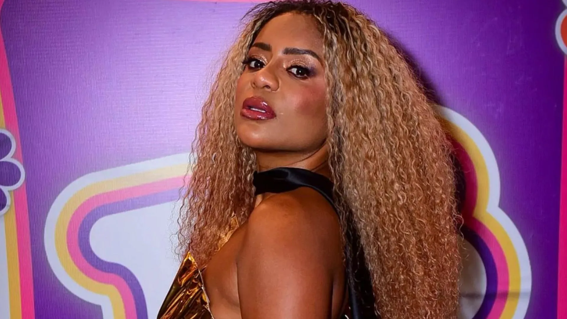 Cariúcha corrige advogada ao vivo: ‘Palavra muito racista’