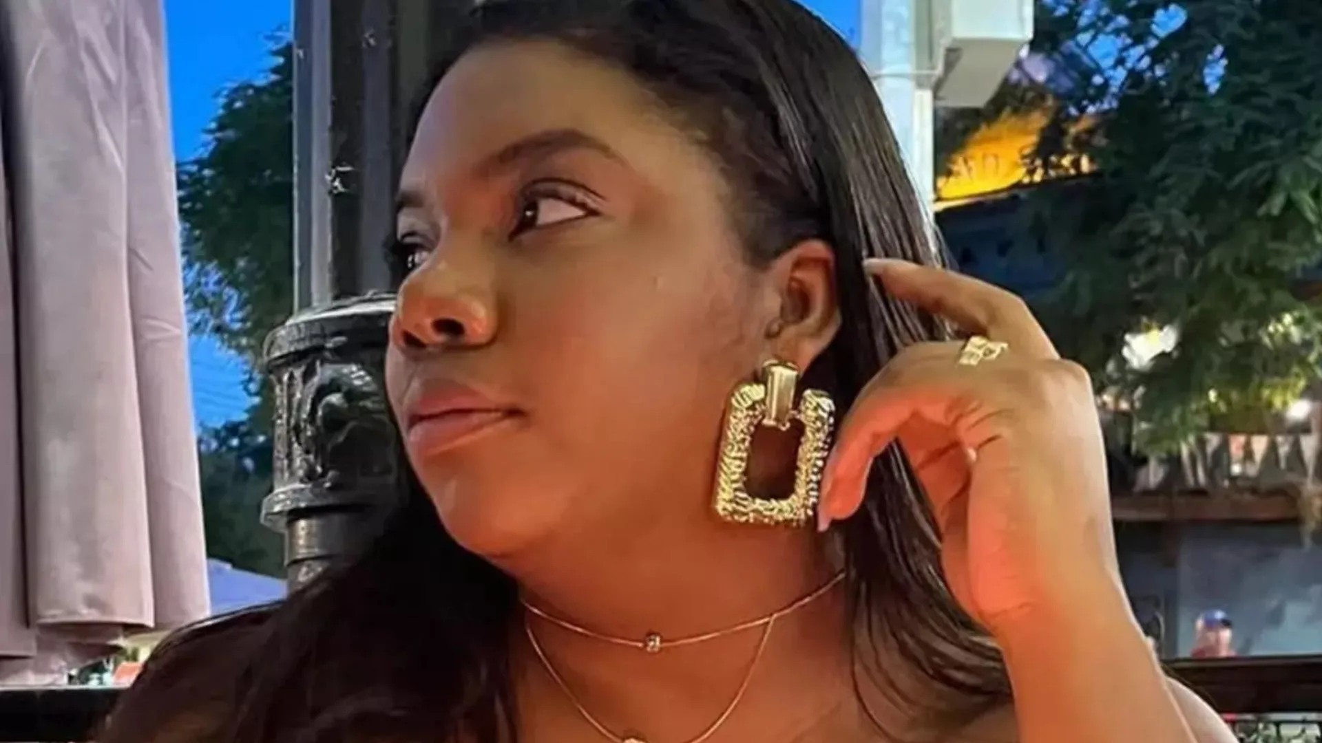 Raquel Brito se pronuncia após ser levada para depor em delegacia