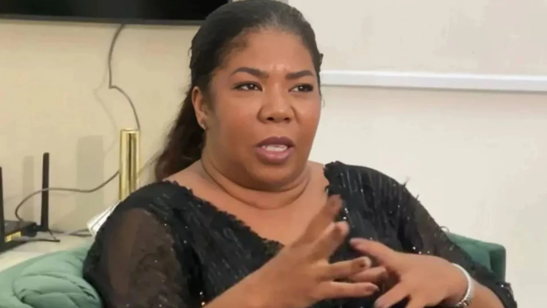 Mãe de Davi e Raquel Brito se irrita e dispara: “Vou amaldiçoar”