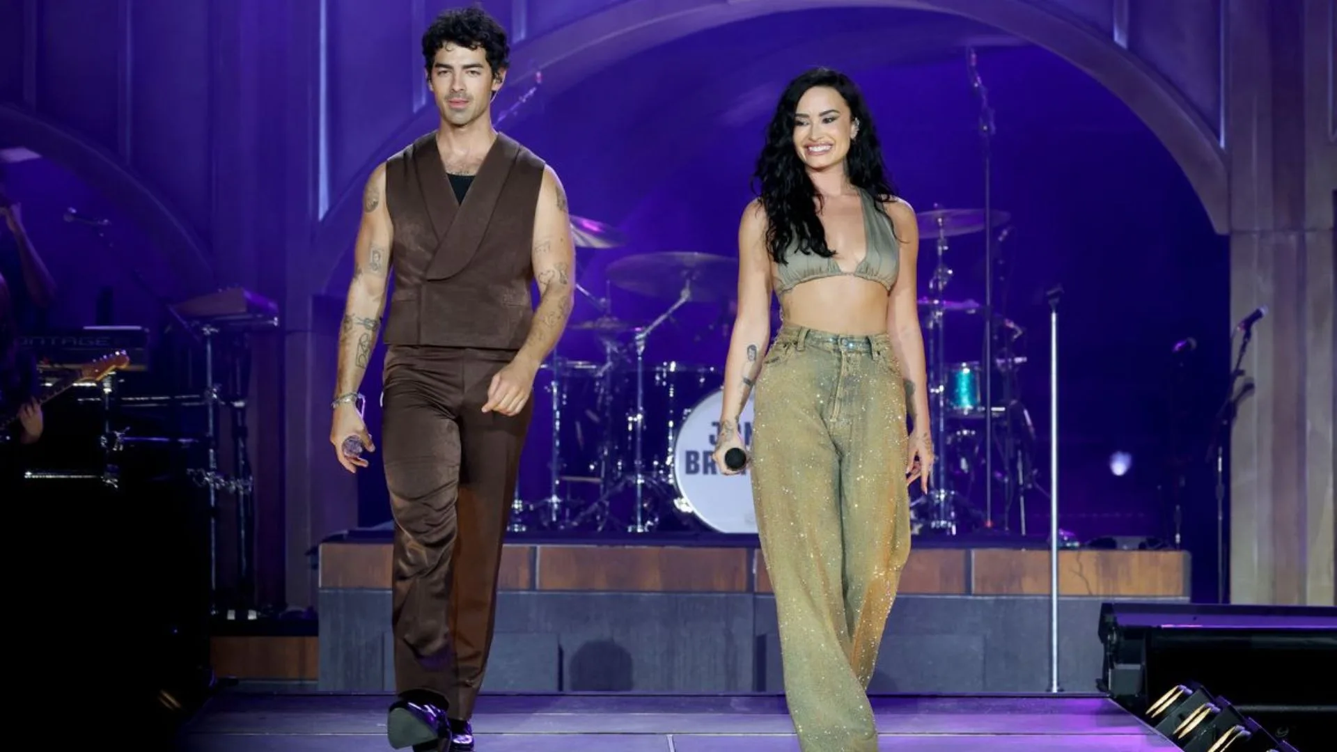 Demi Lovato revela como foi o convite para cantar com os Jonas Brothers