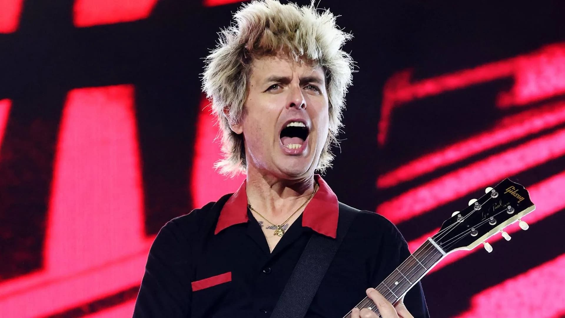 Vocalista do Green Day critica Donald Trump: “Completo idiota”