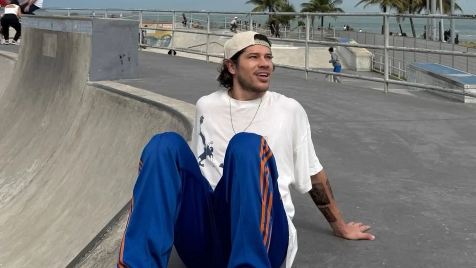 José Loreto exibe bastidores de gravações do filme sobre Chorão