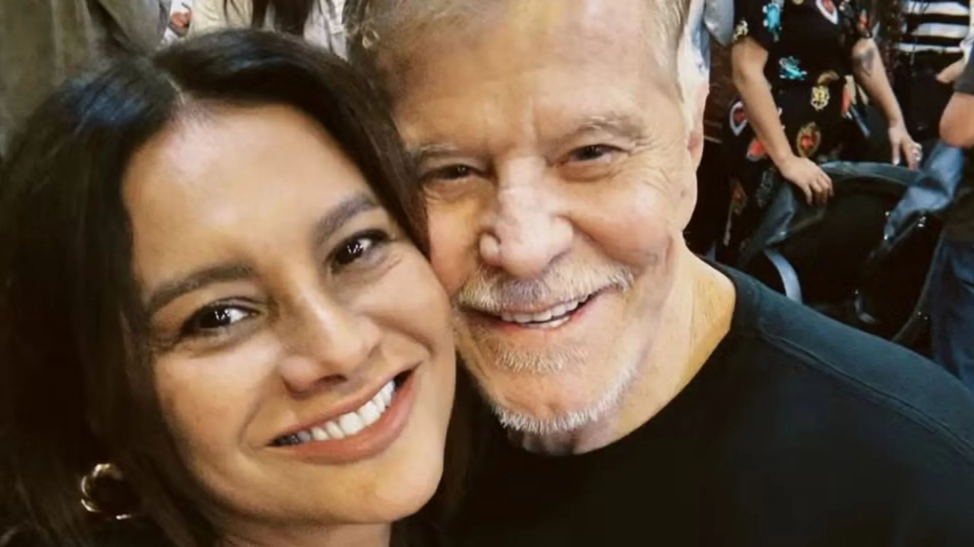 Miguel Falabella retorna às novelas após 22 anos e registra bastidores