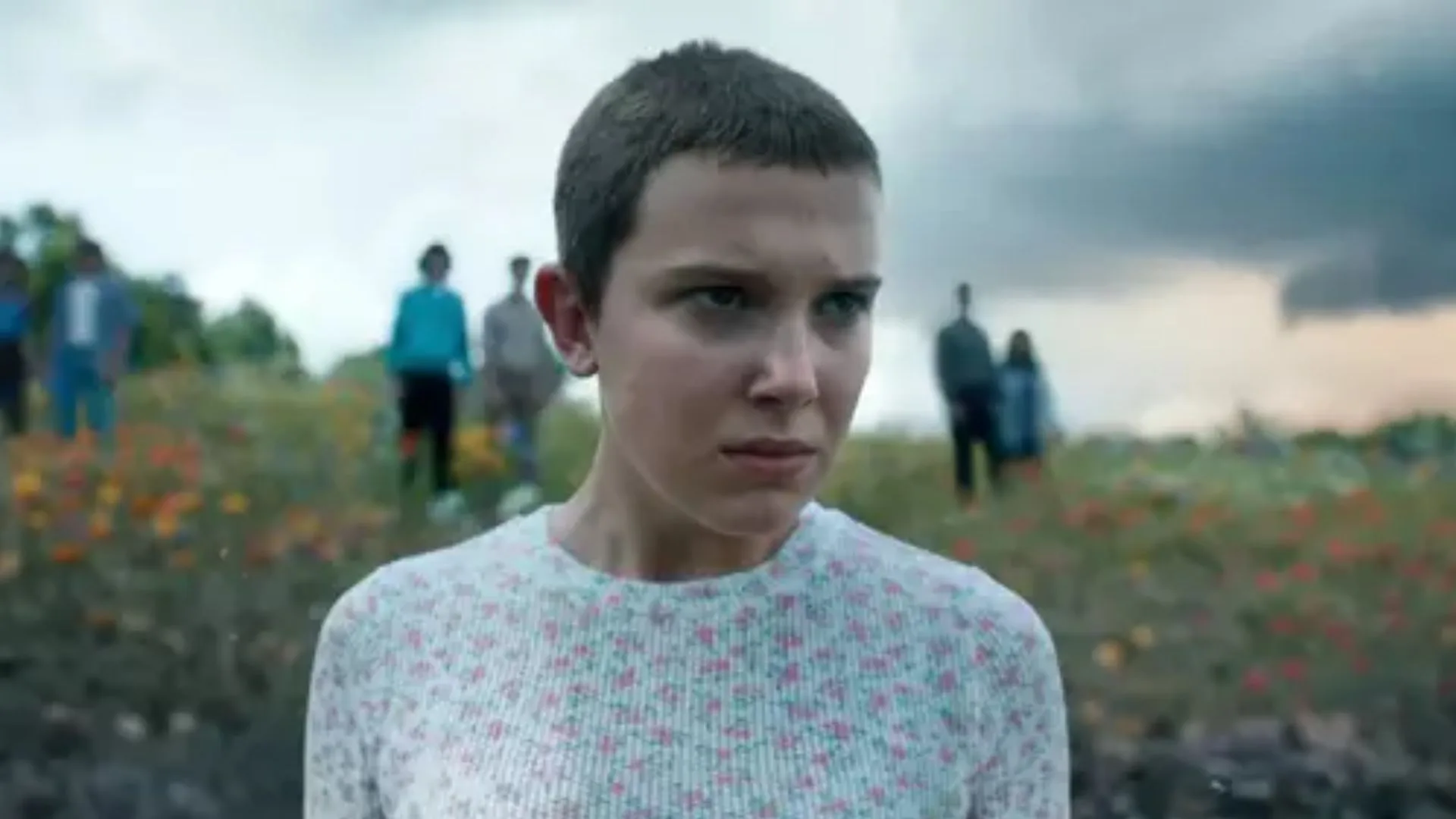 Millie Bobby Brown se transforma em ‘Eleven’ para despedida de Stranger Things
