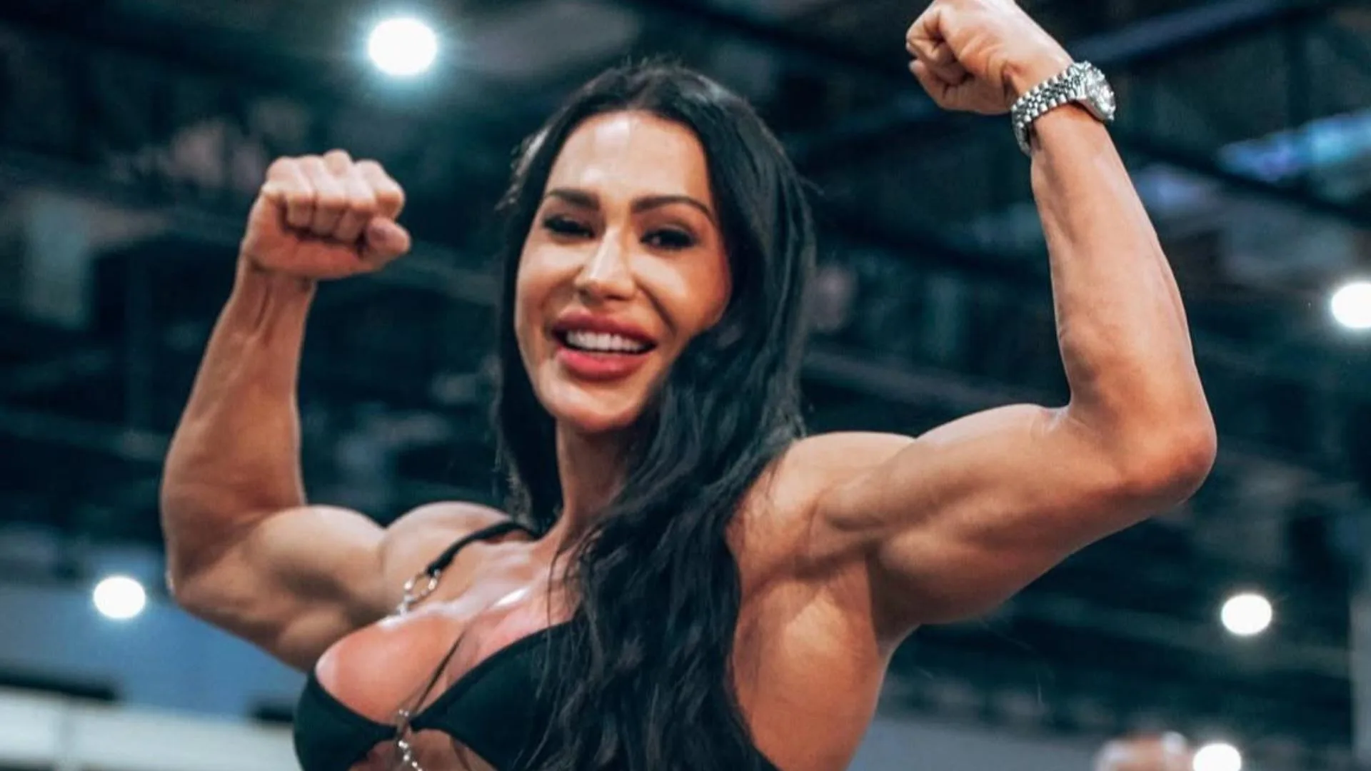 Gracyanne Barbosa fala sobre comparações com Rayane, namorada de Belo