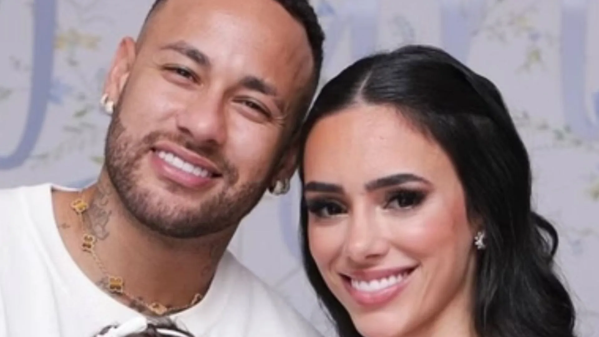 Neymar é visto em igreja evangélica ao lado de Bruna Biancardi