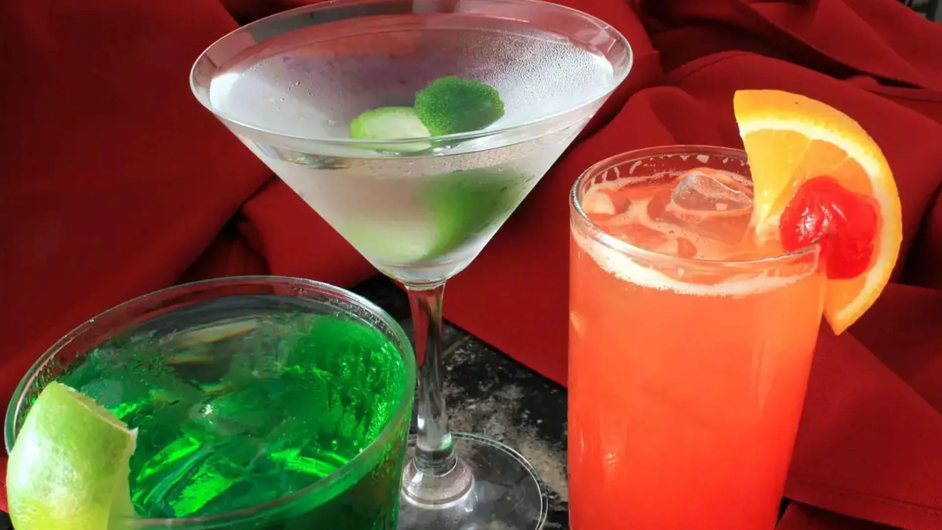 Governo de SP anuncia gabinete de crise após bebidas com metanol