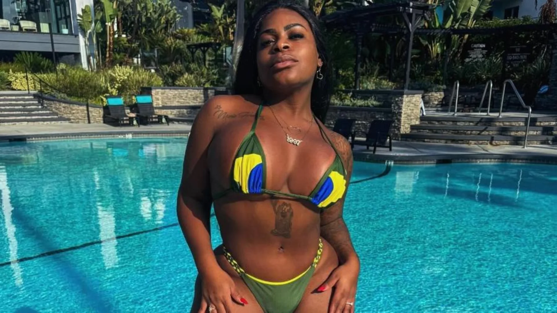 “Quem tem samba tem”: Jojo Todynho exibe dança de biquíni e rouba a cena