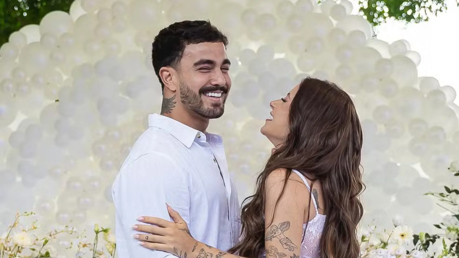 Yuri Meirelles prova leite materno de Nathalia Valente e comenta: “É gostosinho, é igual leite”