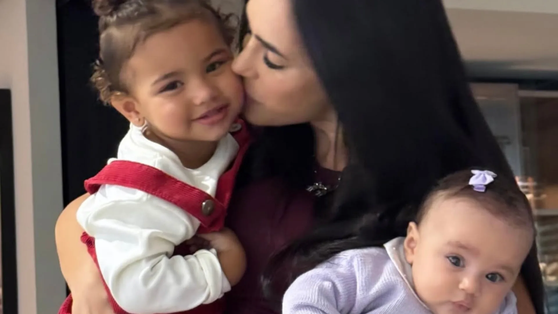 Bruna Biancardi encanta seguidores com foto ao lado de Mavie e Mel