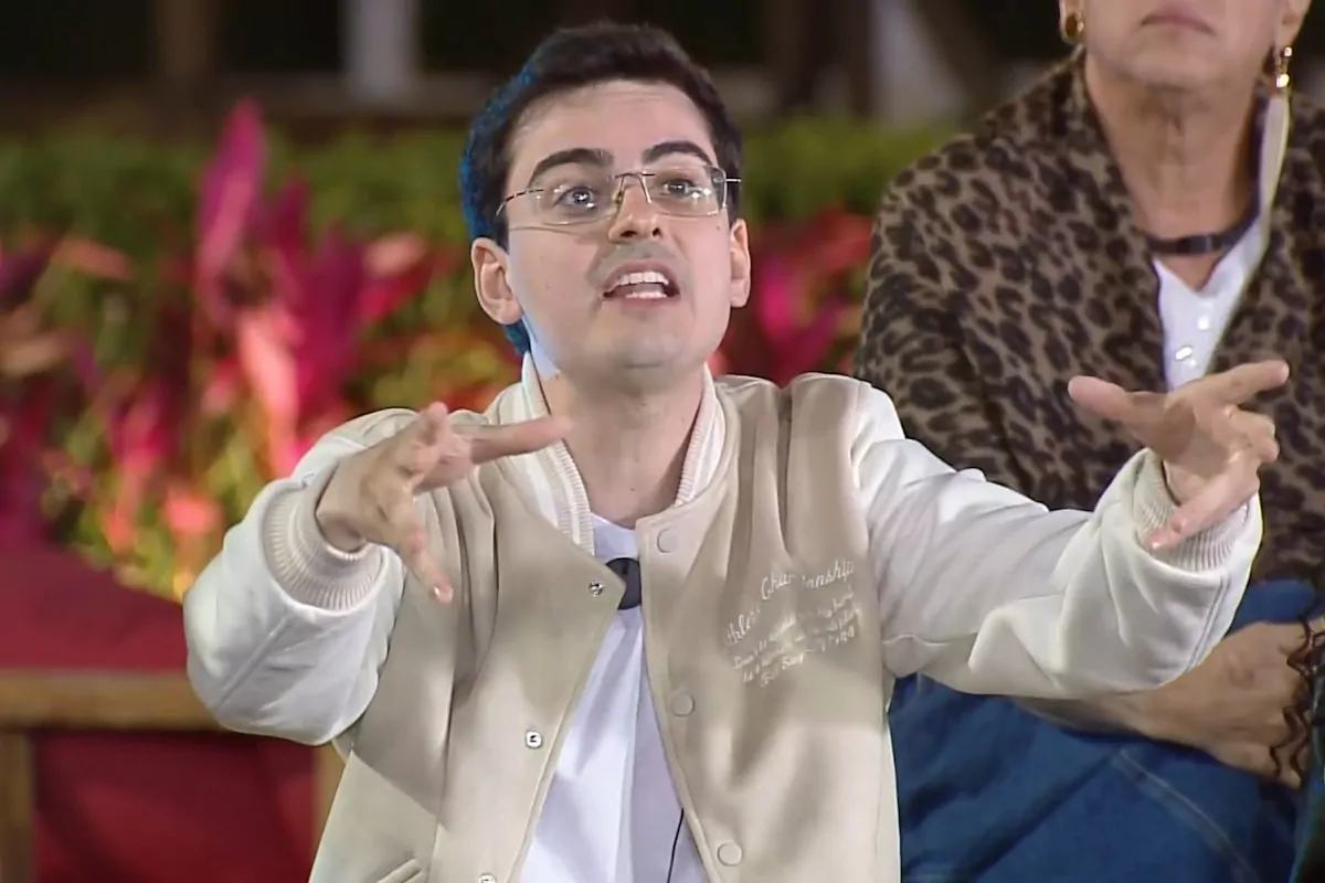 A Fazenda 17: Nizam e Dudu Camargo batem boca ao vivo