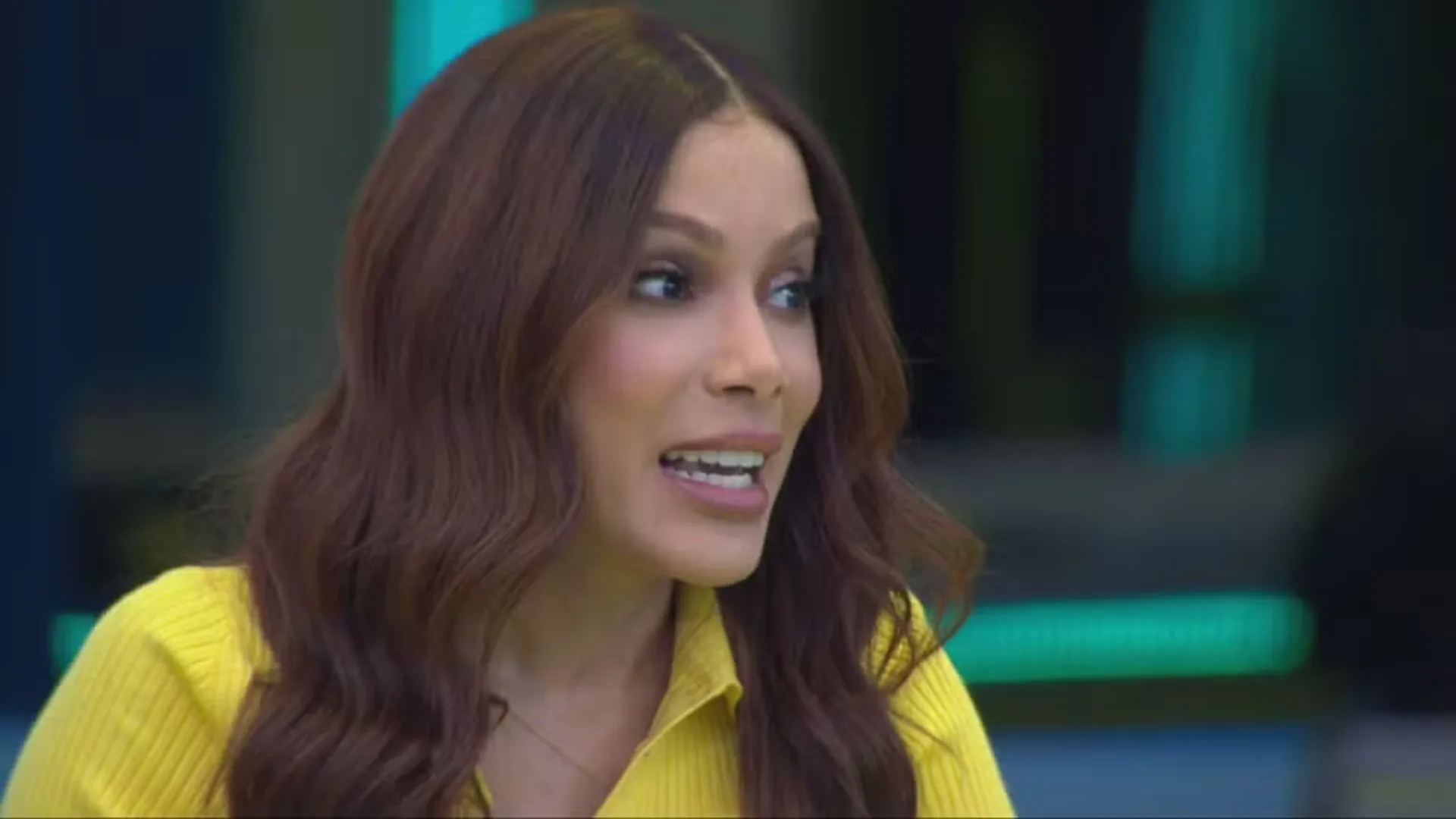 Anitta revela que não canta ao vivo em premiações e explica motivo