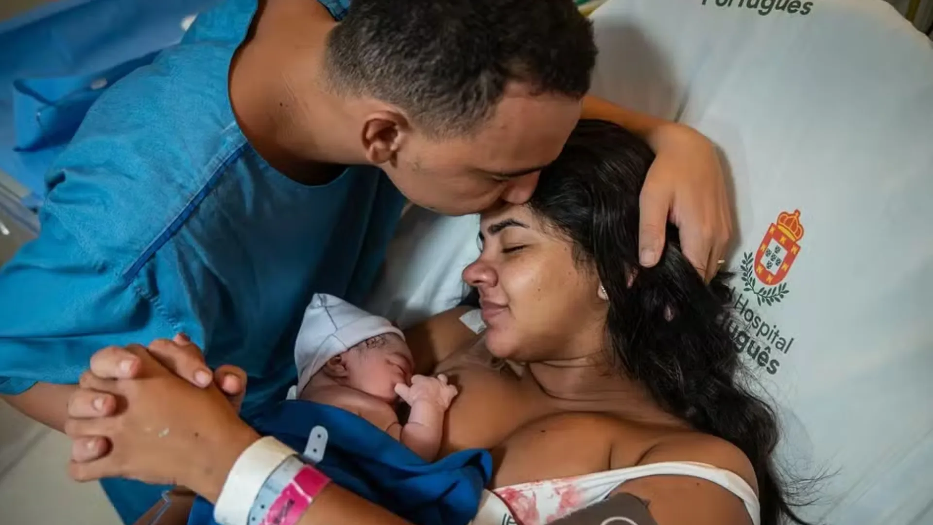 Ary Mirelle diz que ficou 16 horas em trabalho de parto do 2º filho