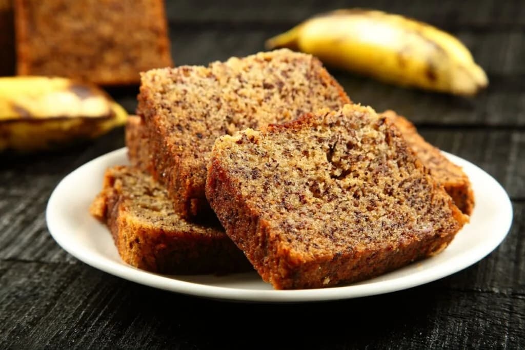 4 receitas de bolo de banana fit para o lanche da tarde