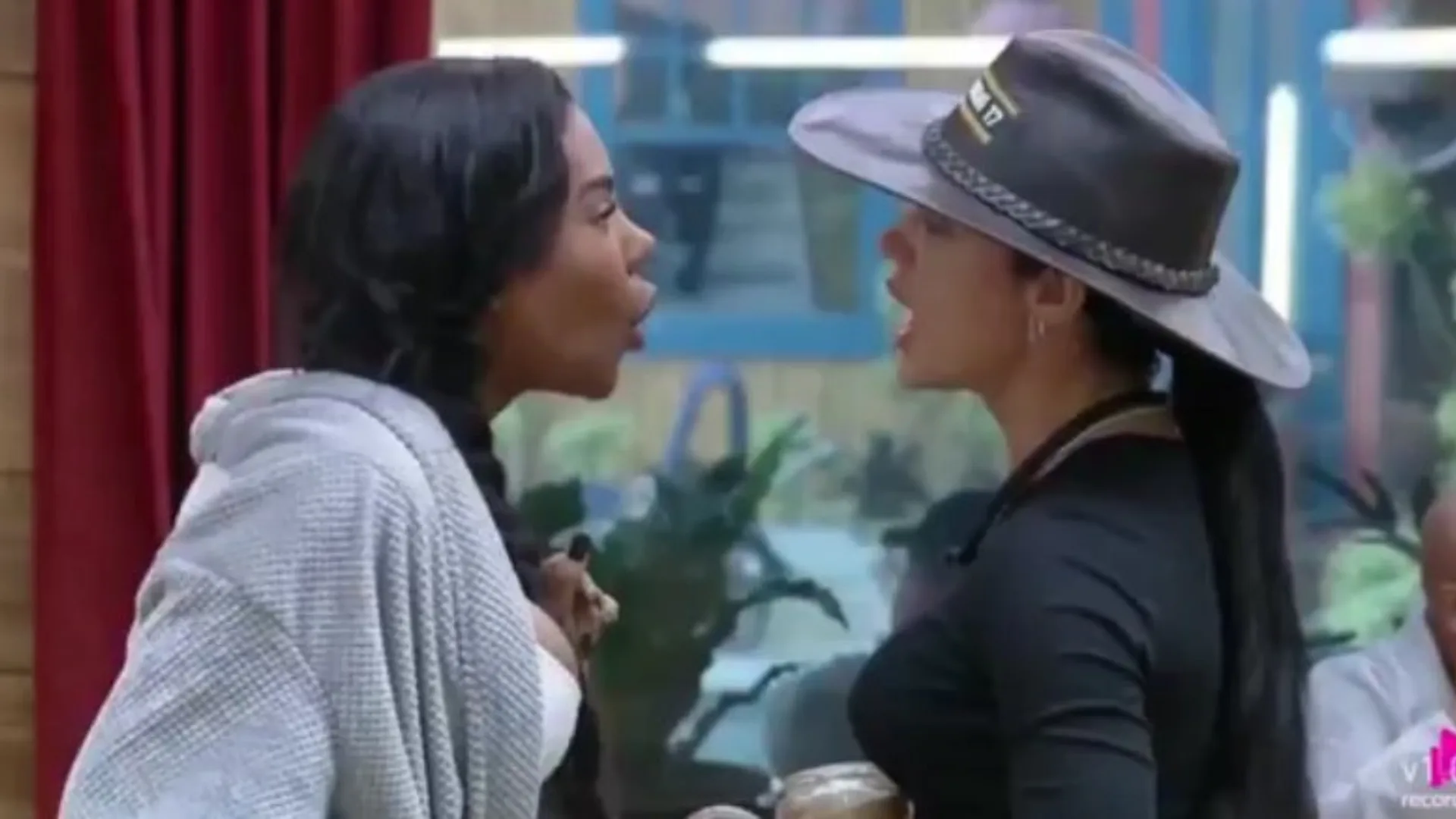 Carol Lekker chama Rayane Figliuzzi de ‘namorada de fulano’