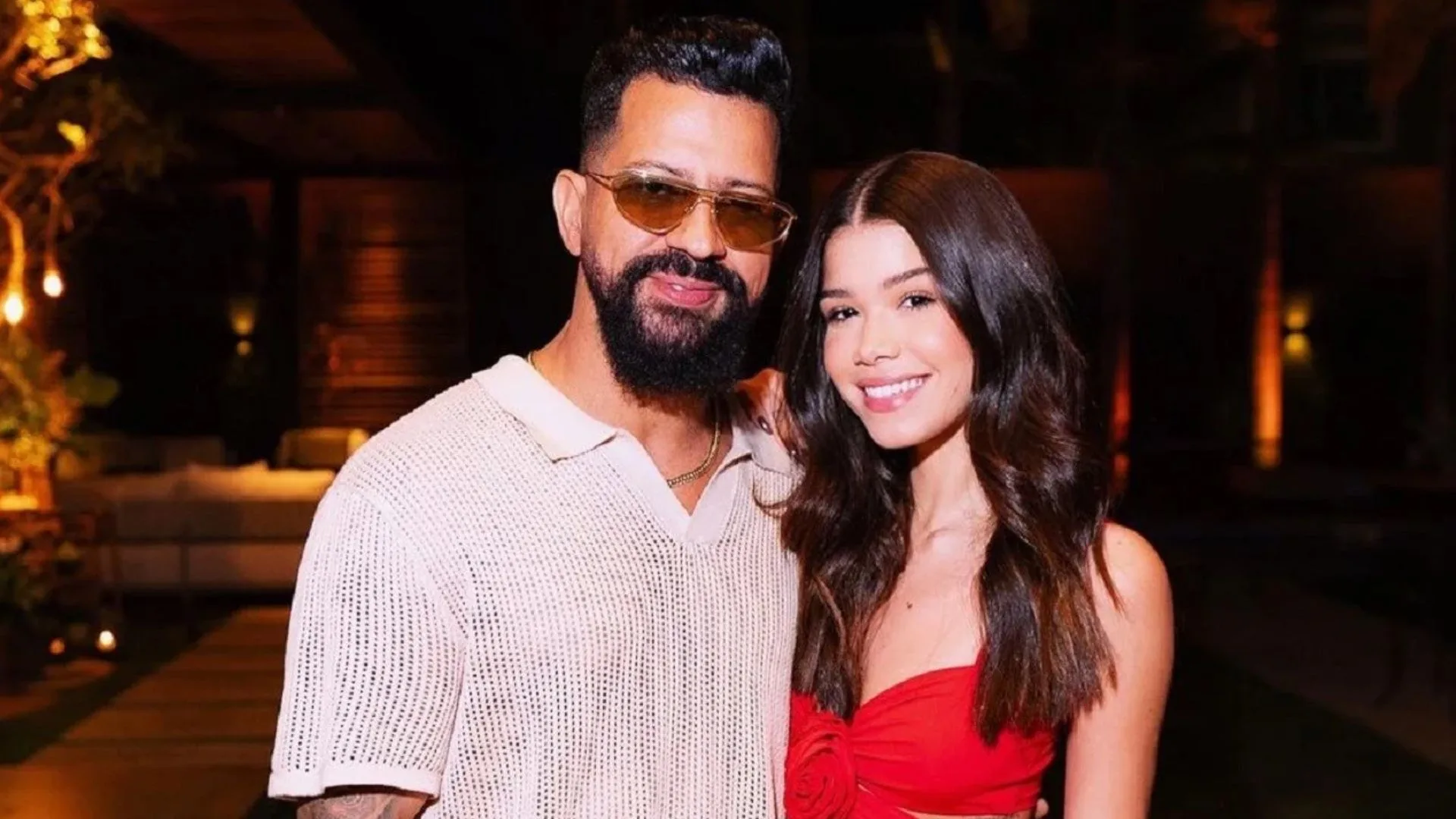 Dennis DJ se declara para a filha, Tília, durante o The Town