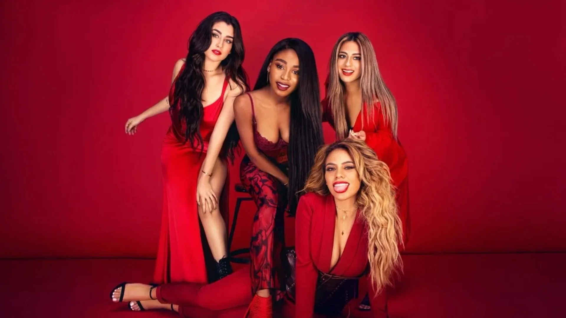 Fifth Harmony surge em show dos Jonas Brothers após 7 anos de hiato