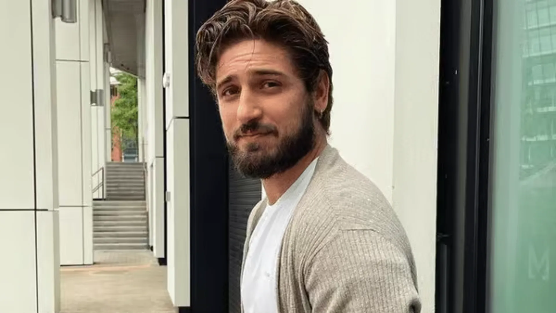 Daniel Rocha faz desabafo após passar cinco dias como motoboy