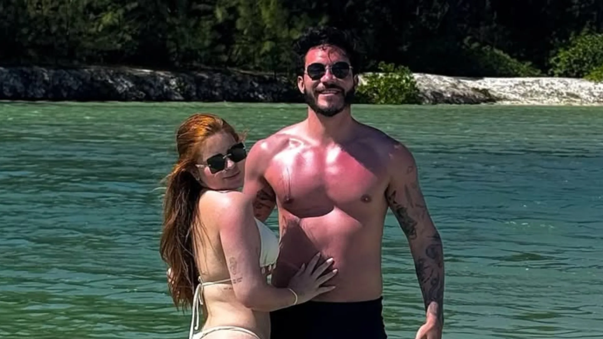 Eliezer rebate críticas após elogiar Viih Tube de biquíni