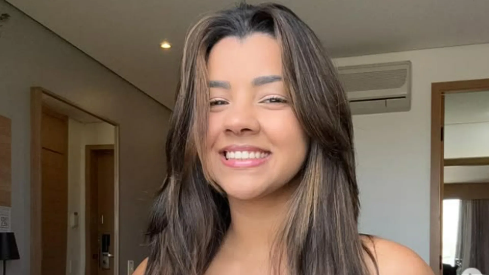 Ary Mirelle mostra como está sua barriga 15 dias após dar à luz