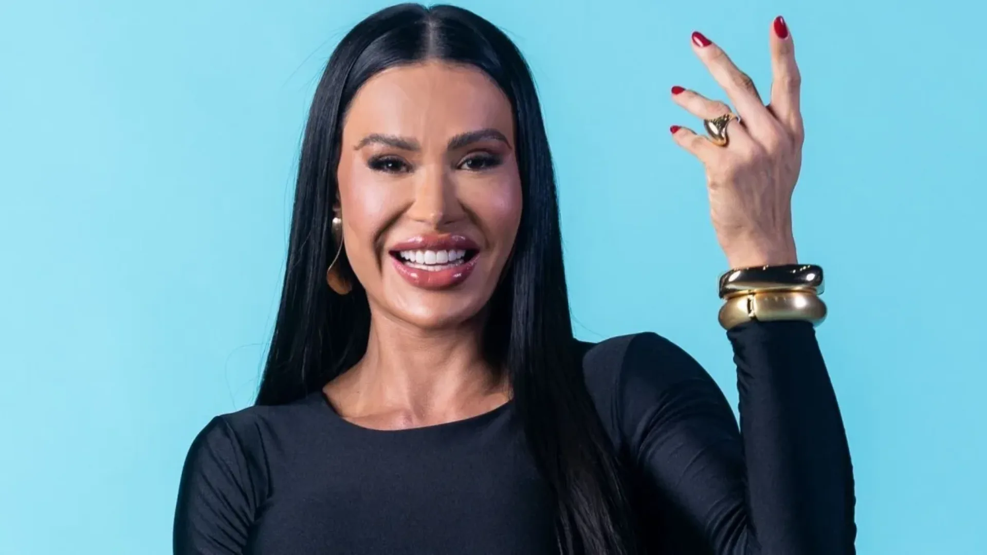 Gracyanne Barbosa atualiza estado de saúde durante internação