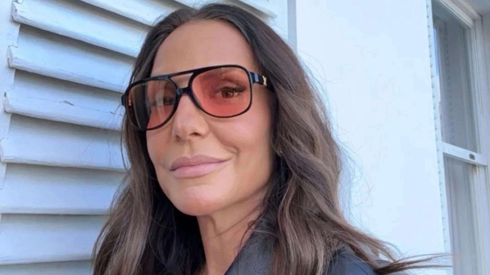 Ivete Sangalo aproveita passeio sozinha em ponto turístico de Salvador