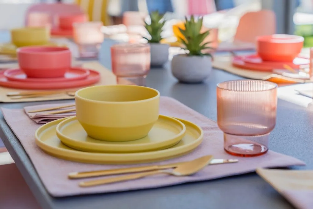 6 dicas para trazer a primavera para a decoração mesa posta