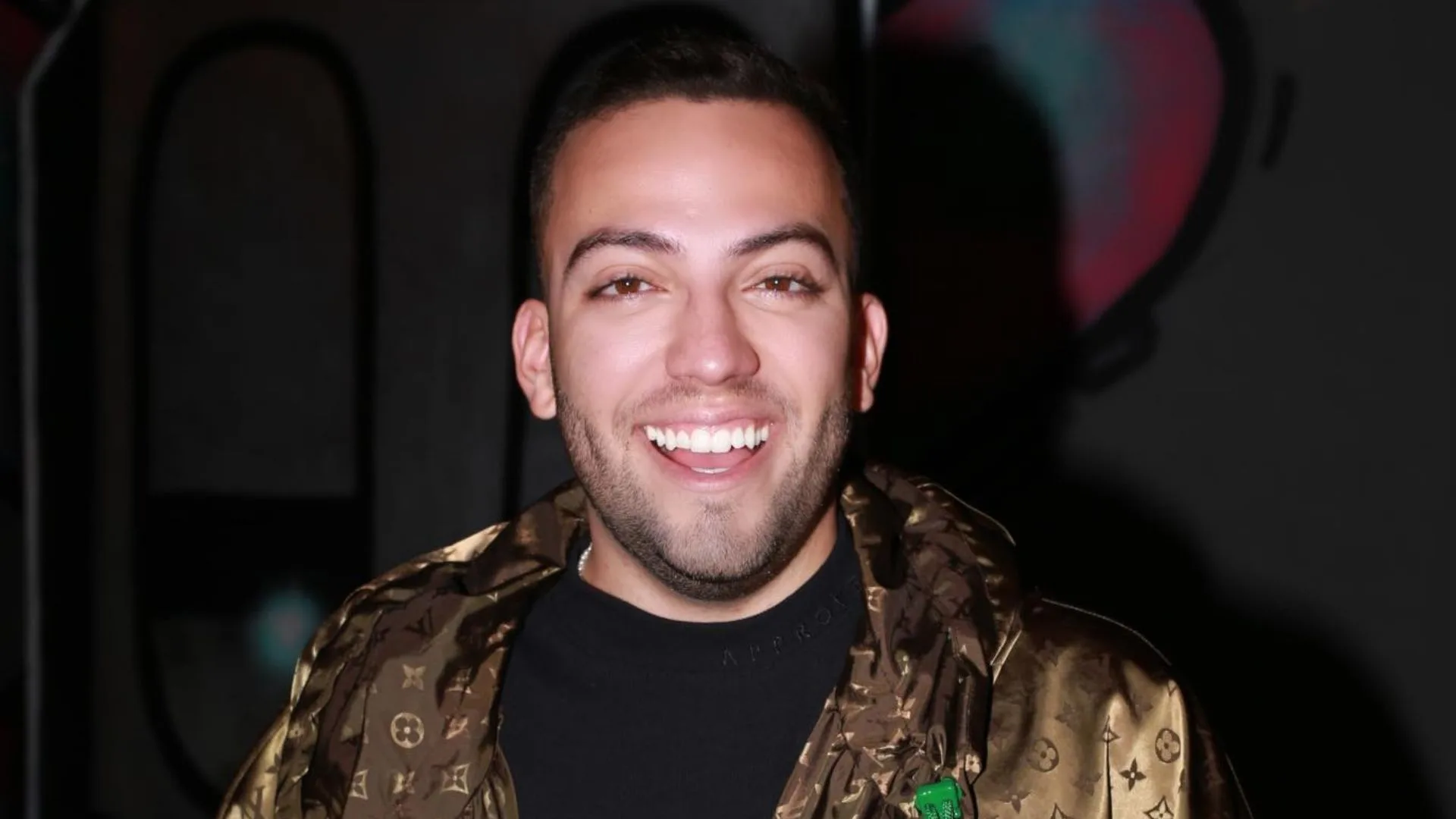 Lucas Rangel treina robô humanoide de R$ 230 mil para ser babá de sua filha