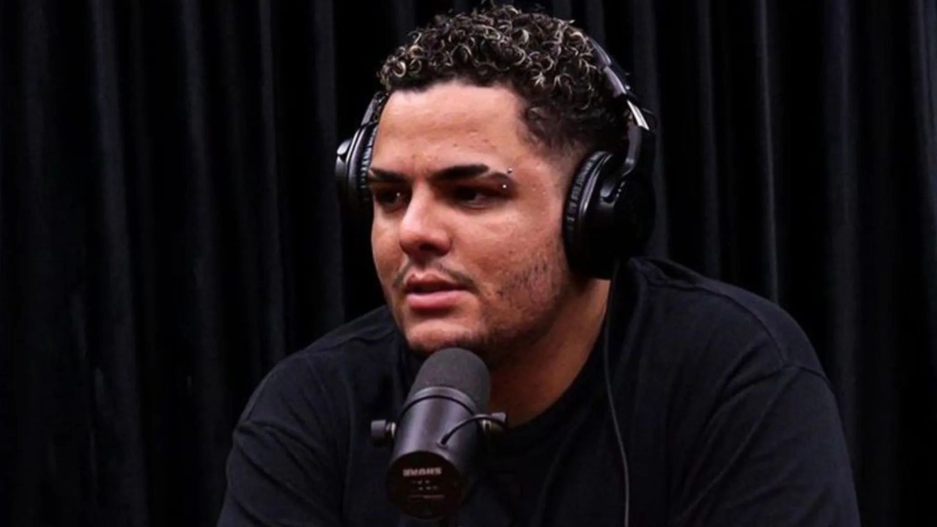 Igão, do PodPah, comenta operação policial nas favelas do RJ