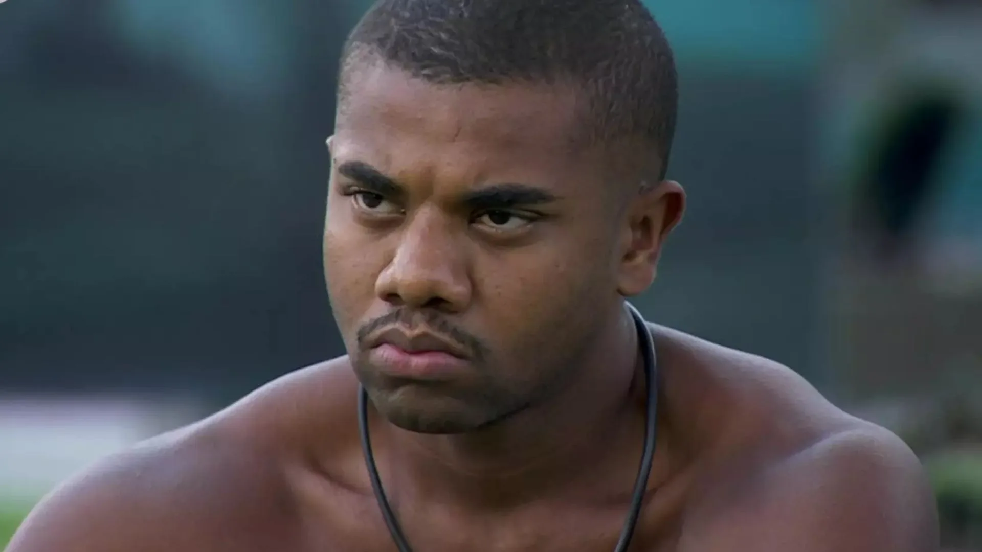 Antes de luta, Davi Brito ameaça Sacha Bali durante entrevista